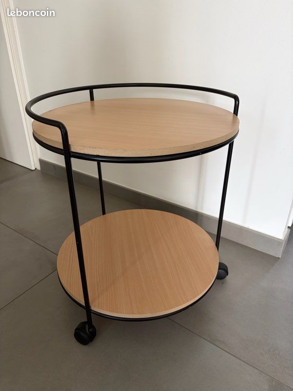 Table étagère sur roulette (image 1)