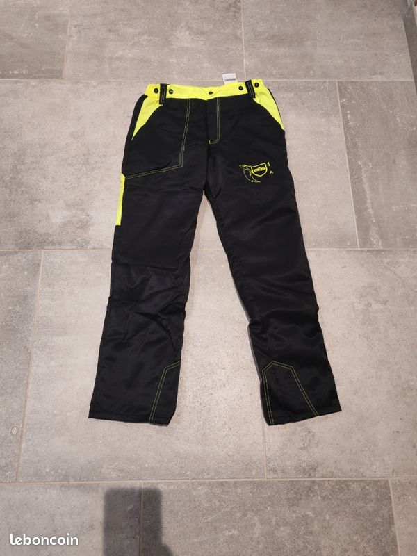 Tenue de tronçonnage (image 2)