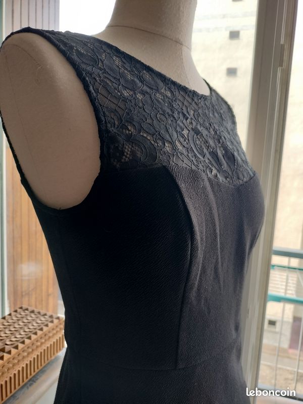 Dolce and Gabbana - Robe corset noire transparente à lacets et à pois en maille