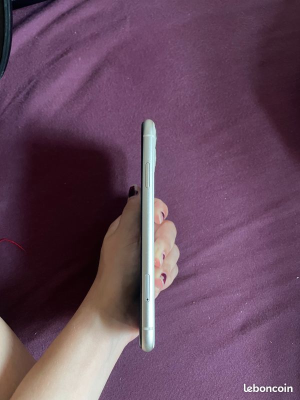 IPhone 11 64go (image 3)