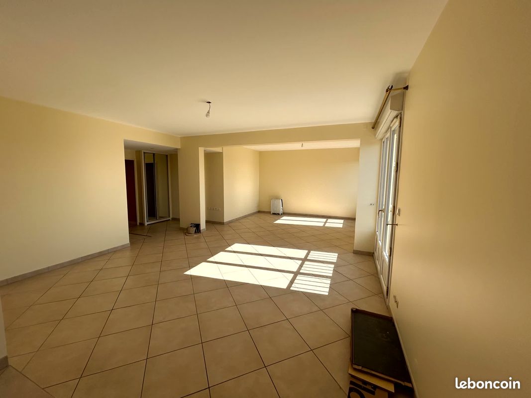 Appartement 5 pièces 115 m² · à Charnay-lès-Mâcon · 115 m² · 1 100 €