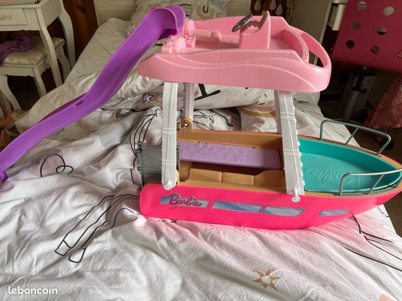Bateau barbie (image 1)