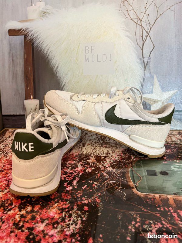 Impact Shoes Chaussures Femme Nike Internationalist Femme Beige Et