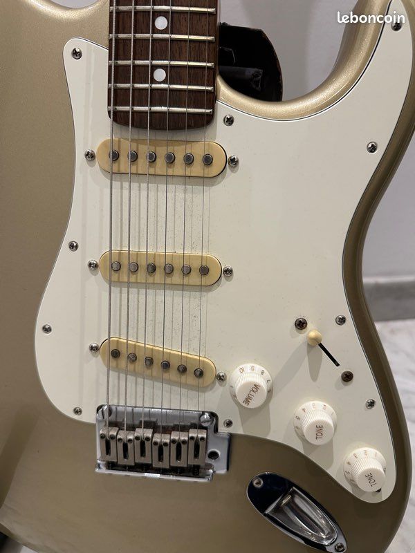 Squier stratocaster standard 2001 (image 5)