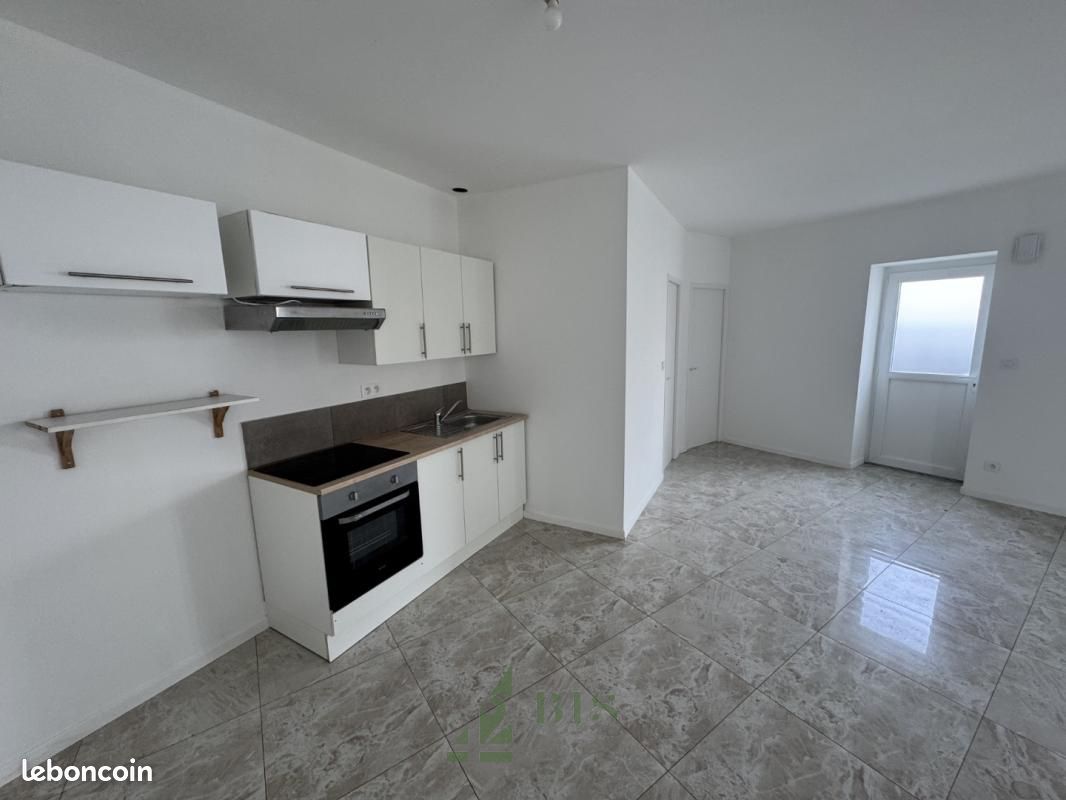 Appartement 3 pièces 56 m² · à Roanne · 56 m² · 470 €/mois