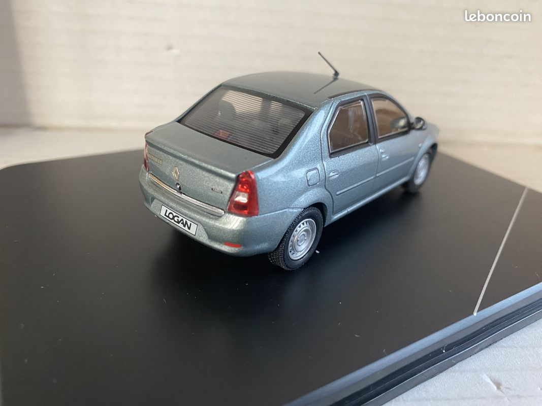 Modèle Réduit Renault Logan 2008 Bleu électrique - Échelle 1:43, Marque Eligor, Occasion