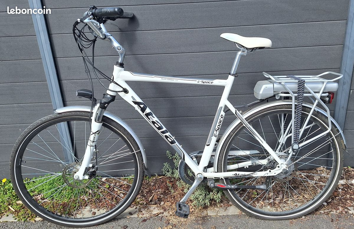 Vélo électrique Atala Culte 8.1 Agile – Femme, 28 Pouces, Batterie 500 Wh, 8 Vitesses