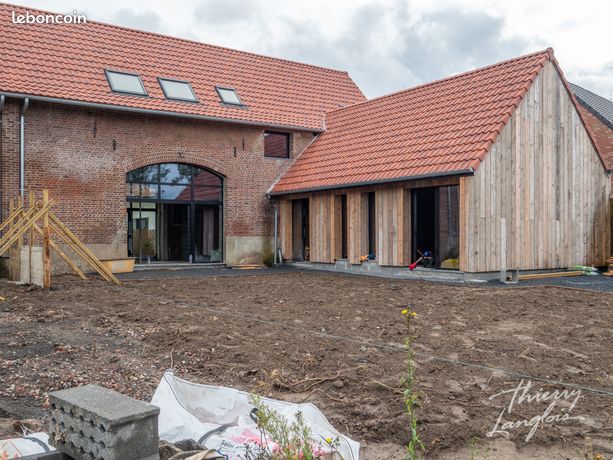 Grange 1 pièce 180 m²
