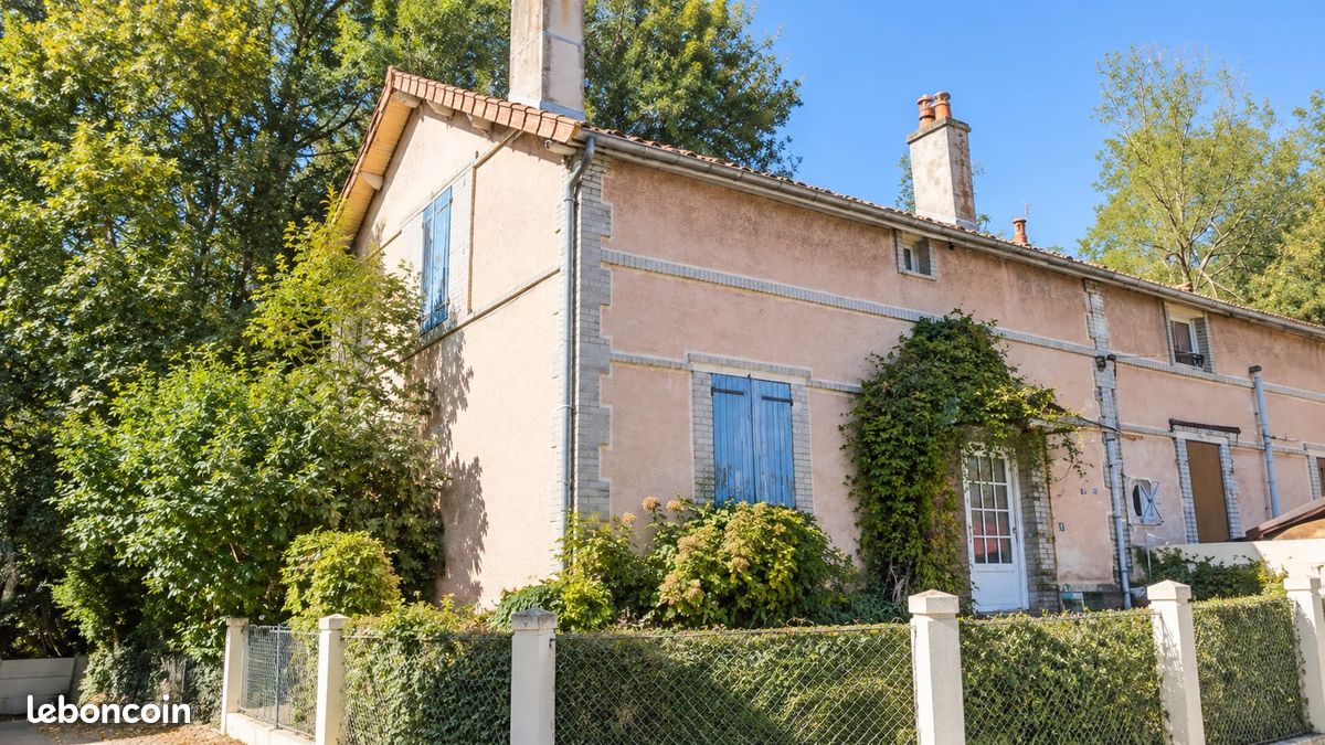 Maison 2 pièces 62 m² · à Marigny-le-Châtel · 62 m² · 55 000 €