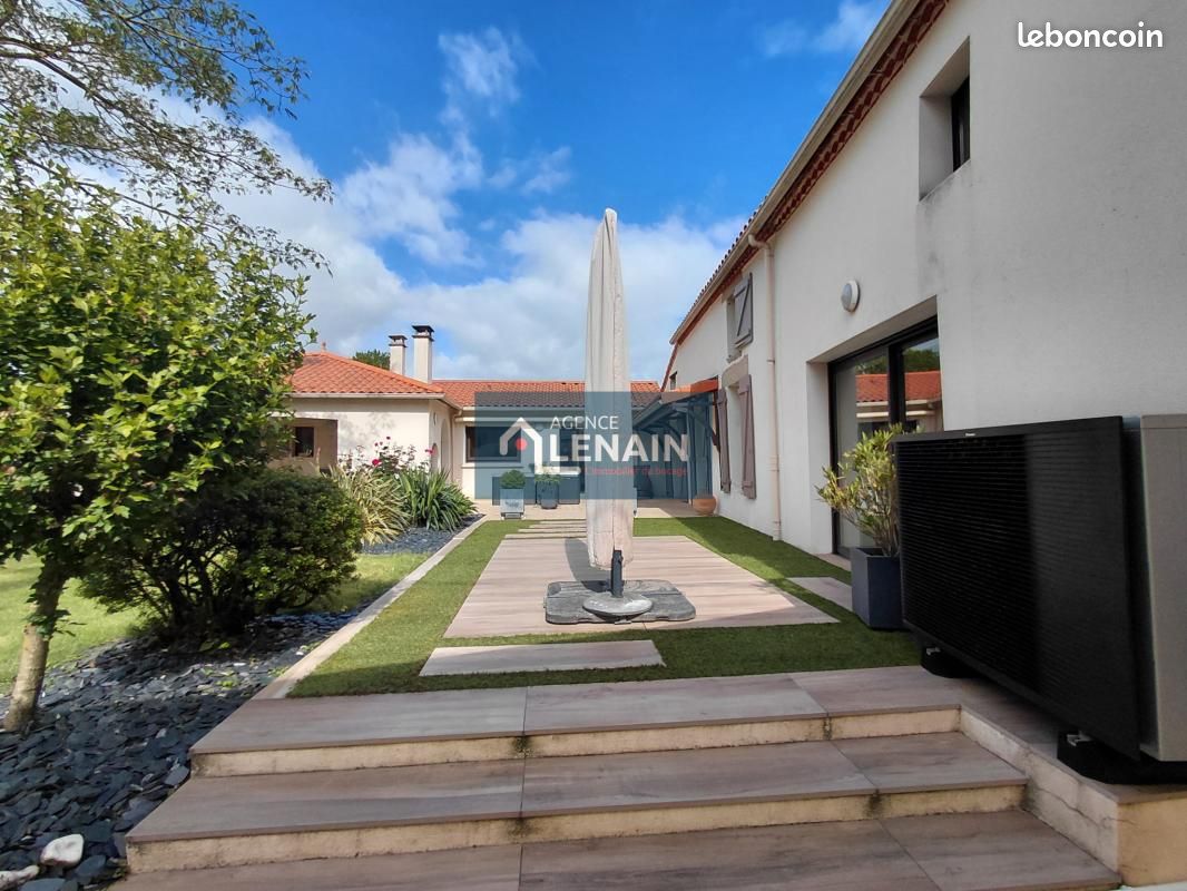 Maison 7 pièces 159 m² · à Les Herbiers · 159 m² · 465 000 €