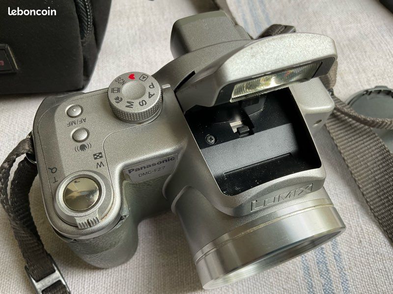 Appareil photo numérique Panasonic Lumix DMC FZ7 bridge Leica