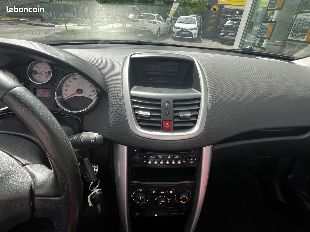 Peugeot 207 cc 1.6 hdi 110 serie-64 (image 3)