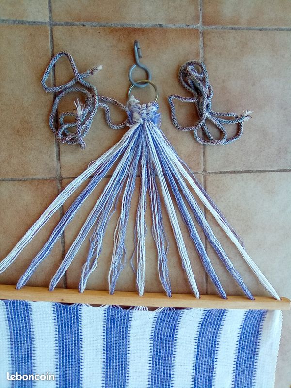 Hamac Suspendu Hang Tight – Polyester Blanc – 7x7 Pieds – Neuf, Portable