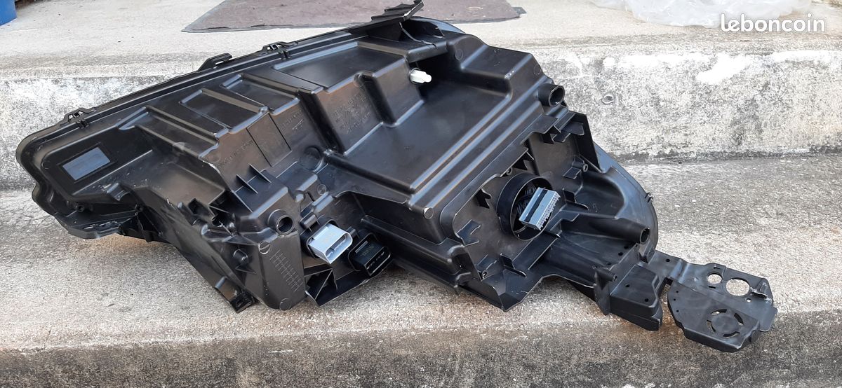 Vend optique avant gauche peugeot 5008 (image 3)