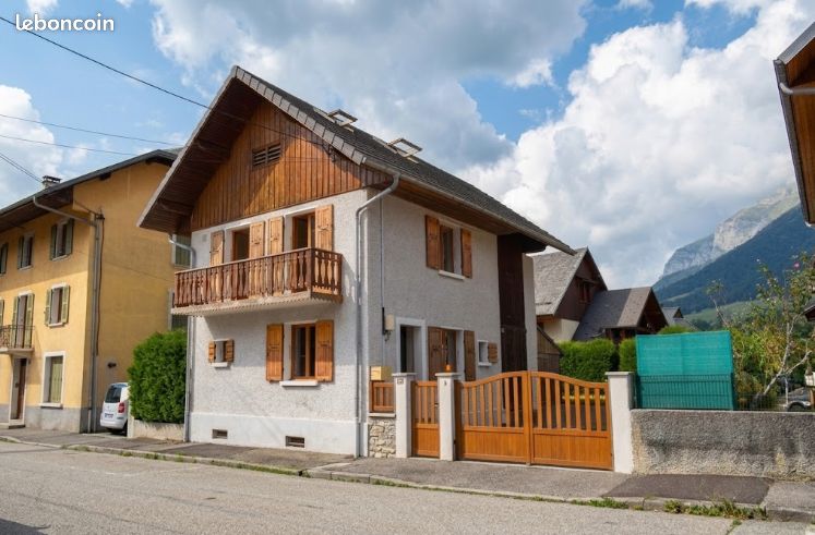 Maison 6 pièces 103 m² · à École · 103 m² · 291 500 €