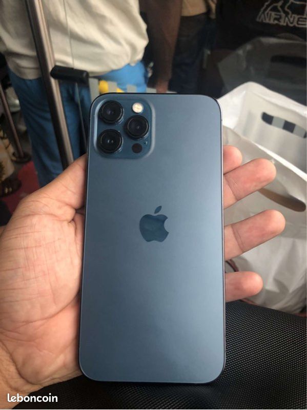 Vend iphone 12 pro max 128 gigas 1100 (image 2)