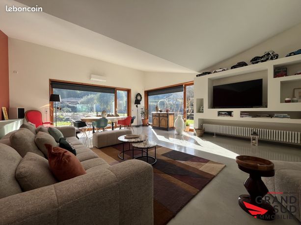 Maison 8 pièces 237 m²