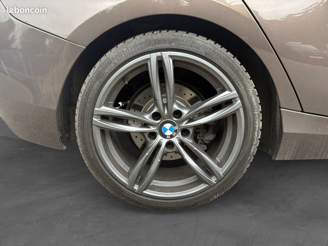 BMW SERIE 1 F20 125i 218 ch bva8 Lounge Plus Radars avants arrières entretien complet BMW Garantie 12 mois (image 24)