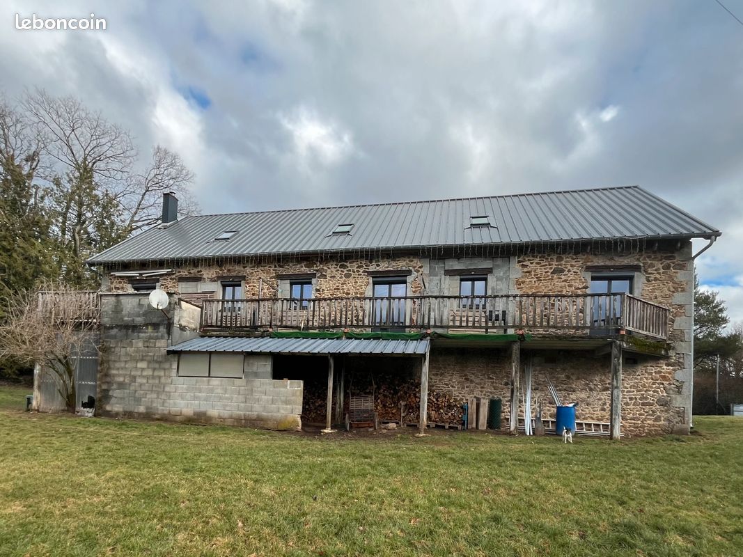 Maison 8 pièces 180 m² · à Neuvic · 180 m² · 320 000 €
