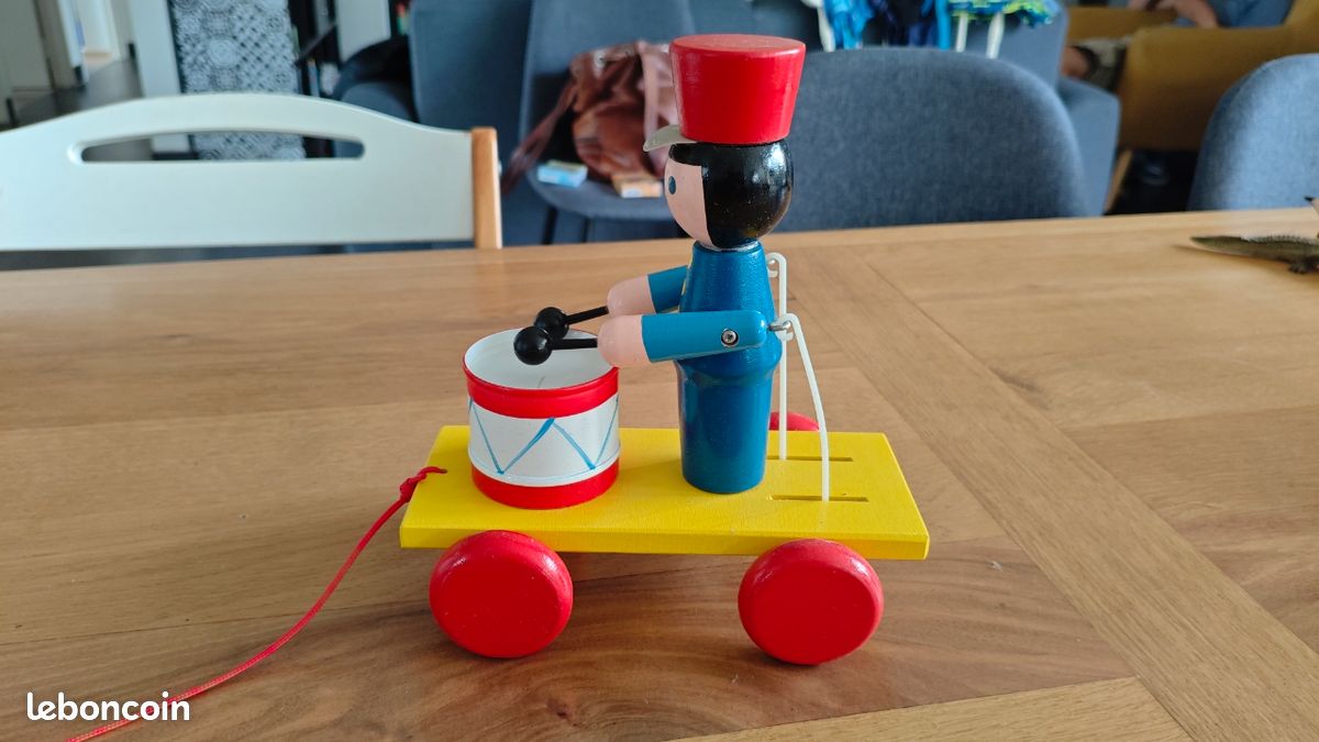 Les musiciens – Jouets en bois et marionnettes