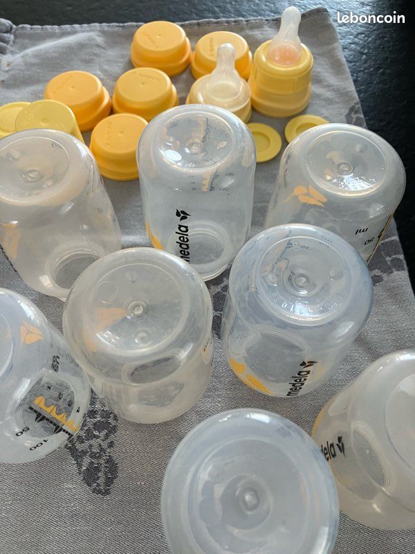 Vend 11 pots Medela tire-lait avec 2 tétines (image 3)