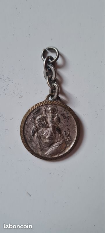 Médaillon ancien (image 1)