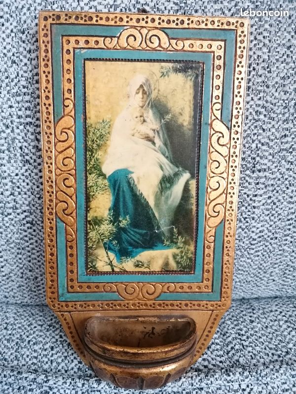 Ancien benitier en bois doré (image 1)