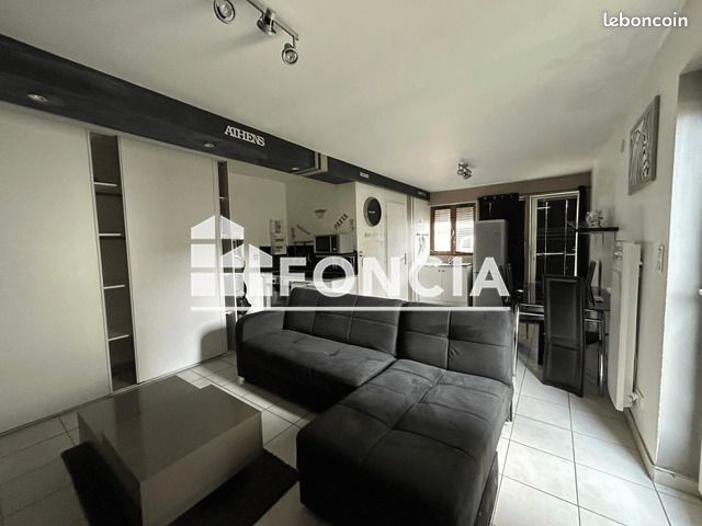 Appartement 1 pièce 33 m² · à Saint-Martin-d'Hères · 33 m² · 606 €