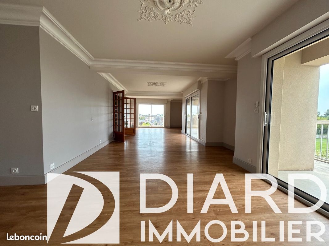 Appartement 5 pièces 135 m² · à Vitré · 135 m² · 1 140 €