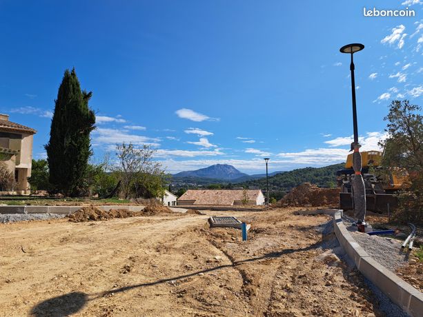 Terrain 1060 m² Aix-en-Provence