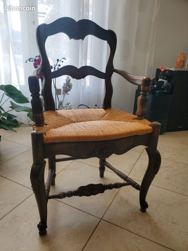 Fauteuil en noyer massif modèle crapaud (image 2)