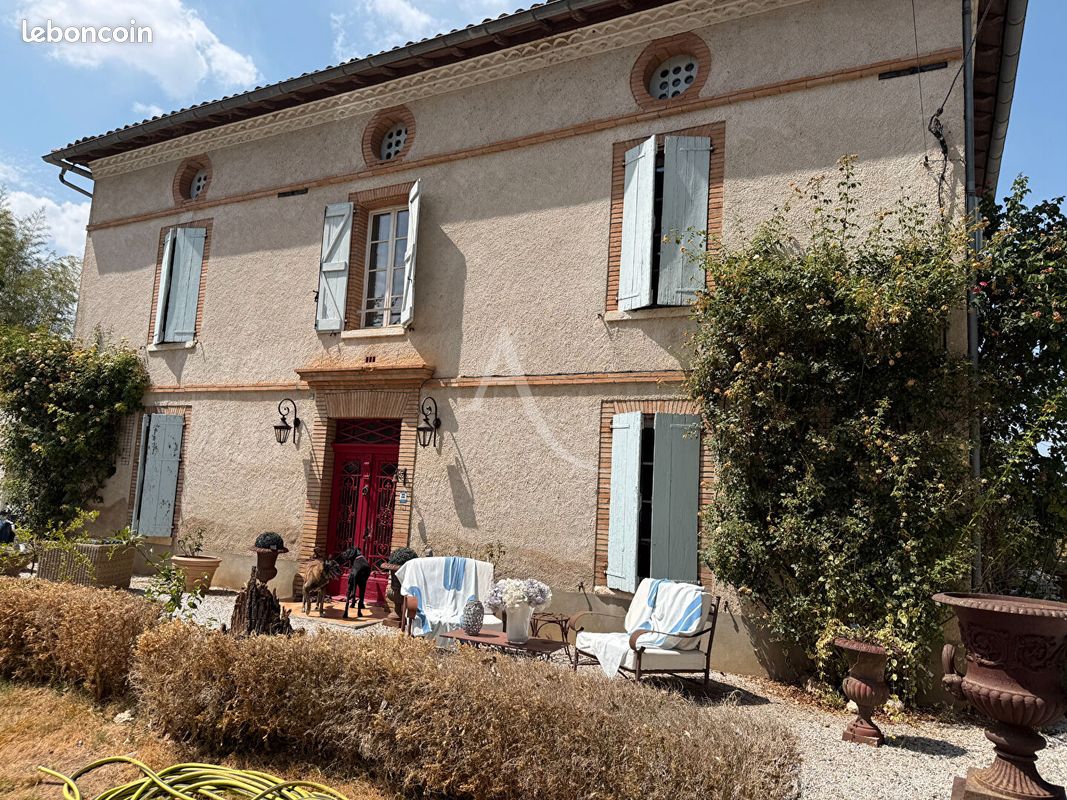 Maison 9 pièces 305 m² · à Lisle-sur-Tarn · 305 m² · 650 000 €