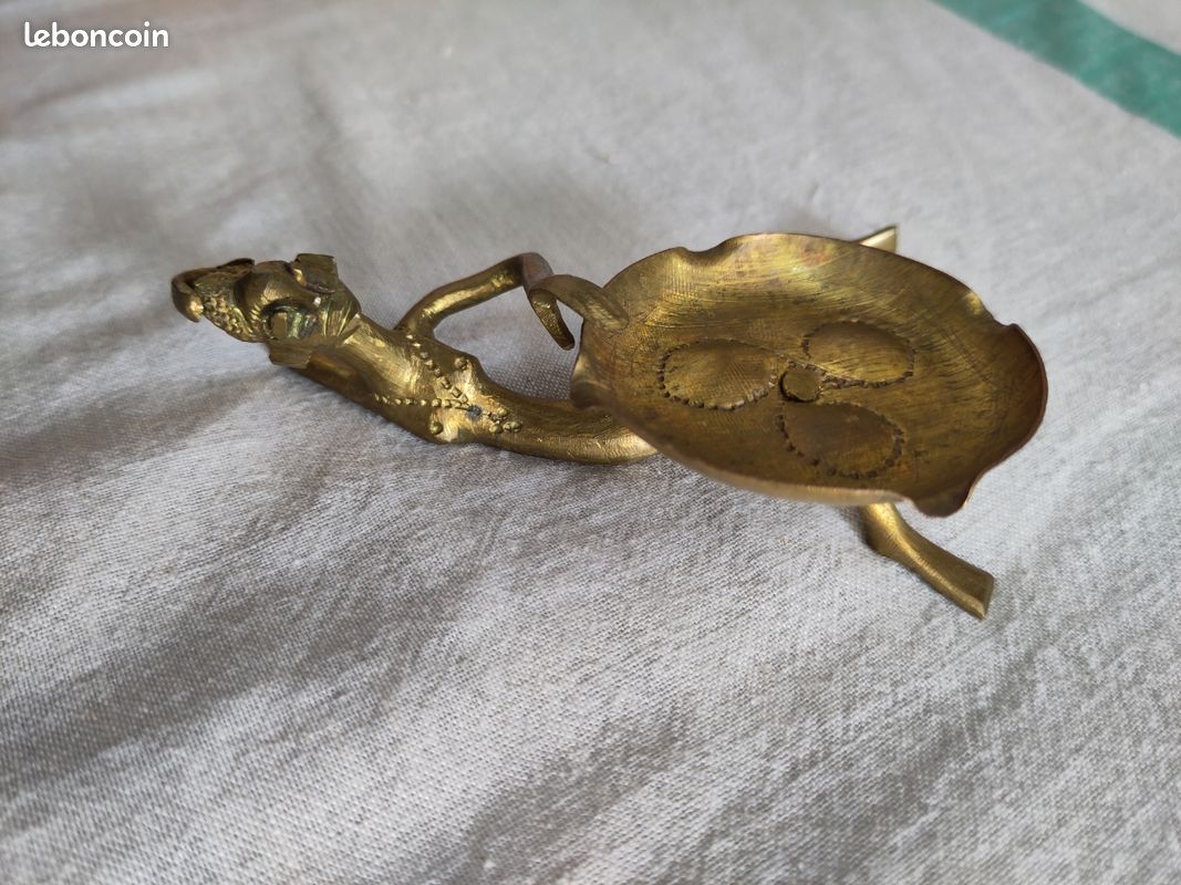 Ancien cendrier en laiton d'art African (image 3)