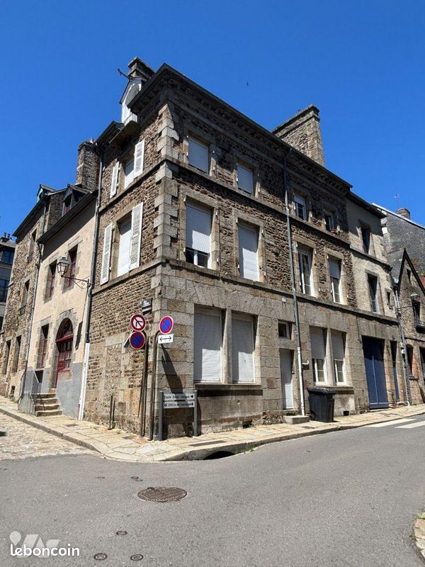 Immeuble 105 m² · à Fougères · 105 m² · 296 285 €