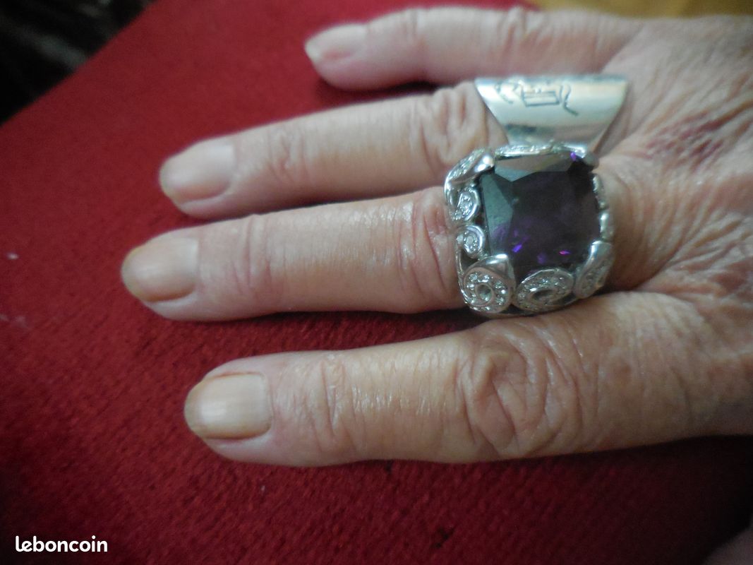 Bague Vintage Volumineuse Et Décorative - Or Ou Plaqué Or - Occasion - Origine France