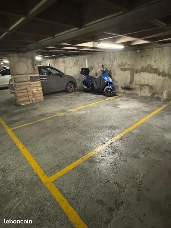 Parking 10 m² · à Paris · 10 m² · 26 000 €