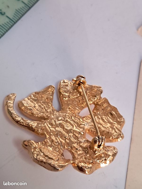 Broche Vintage N637 - Bijou Ancien Et élégant Pour Compléter Votre Tenue