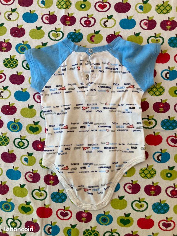 Lot de 2 Bodies Taille 0-3 mois (image 4)