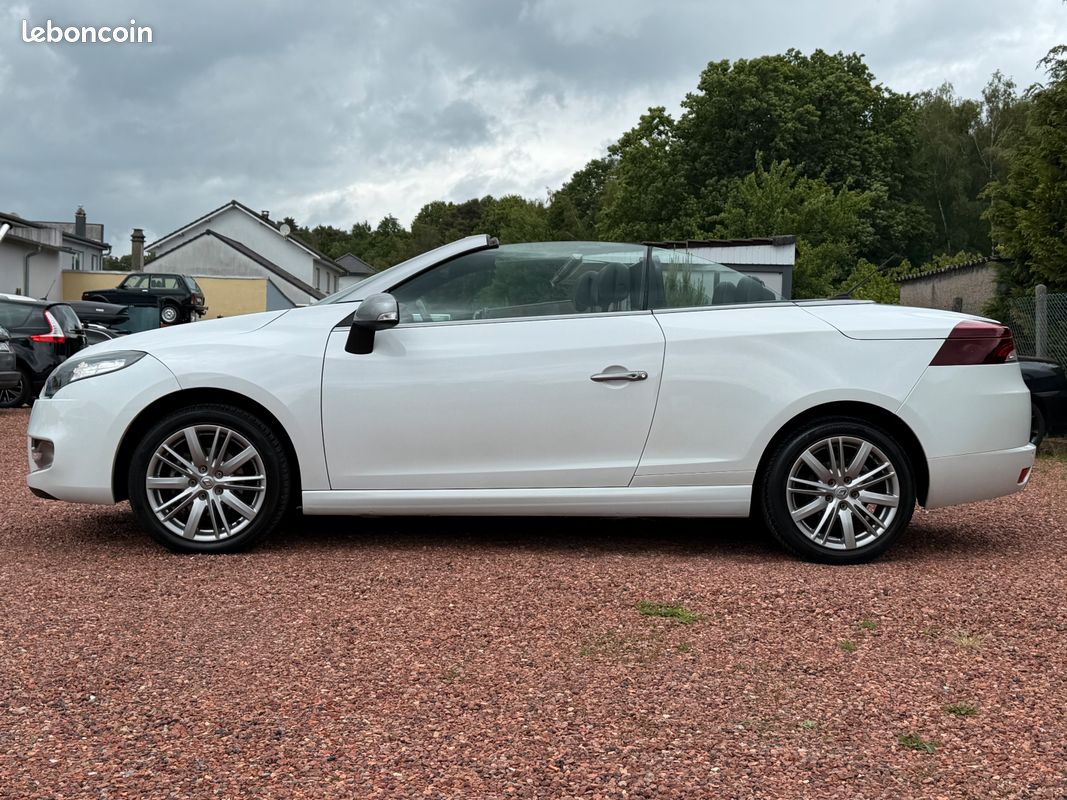 Renault Megane III CC Cabrio. 1.6 dCi 130 cv "GT Line""Toit Pano.""1ière Main" (image 2)