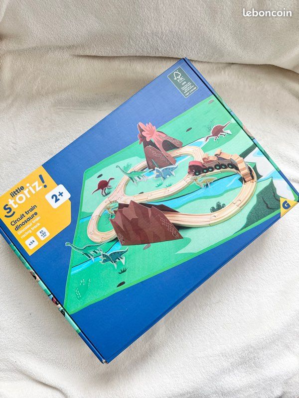 Coffret jouet circuit train dinosaure en bois Gifi (image 1)