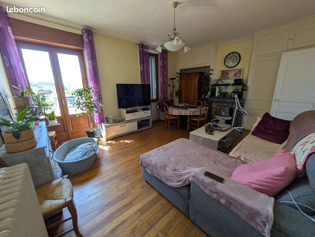 Appartement 3 pièces 95 m² · à Le Coteau · 95 m² · 115 000 €