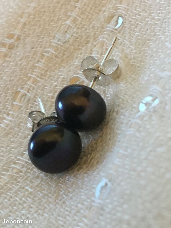 Boucles d'oreilles perles naturelles noires, monture argent, neuves sans étiquette (image 1)