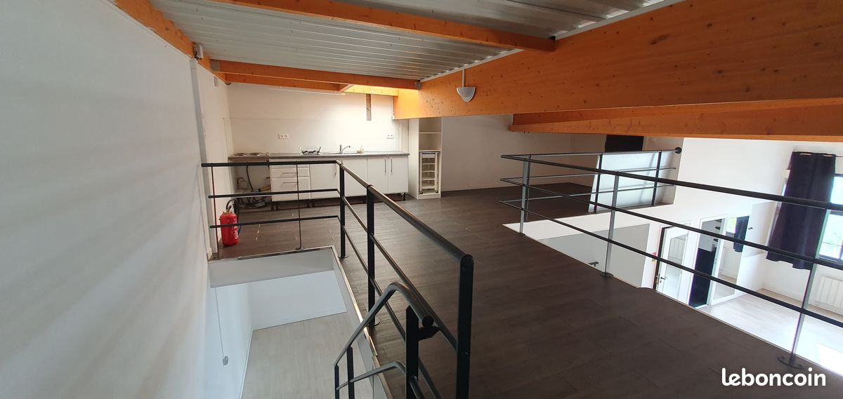 Local de bureaux 145m² + mezzanine + 5 parkings (image 4)