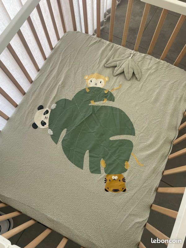 Parc bébé en bois avec matelas draps housse Équipement bébé