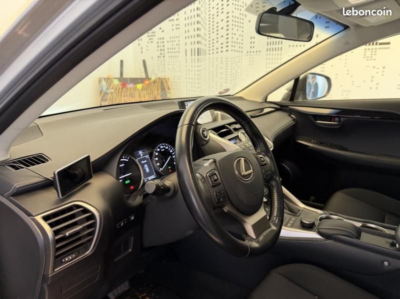 Lexus NX 300h 2WD Business (image 14)