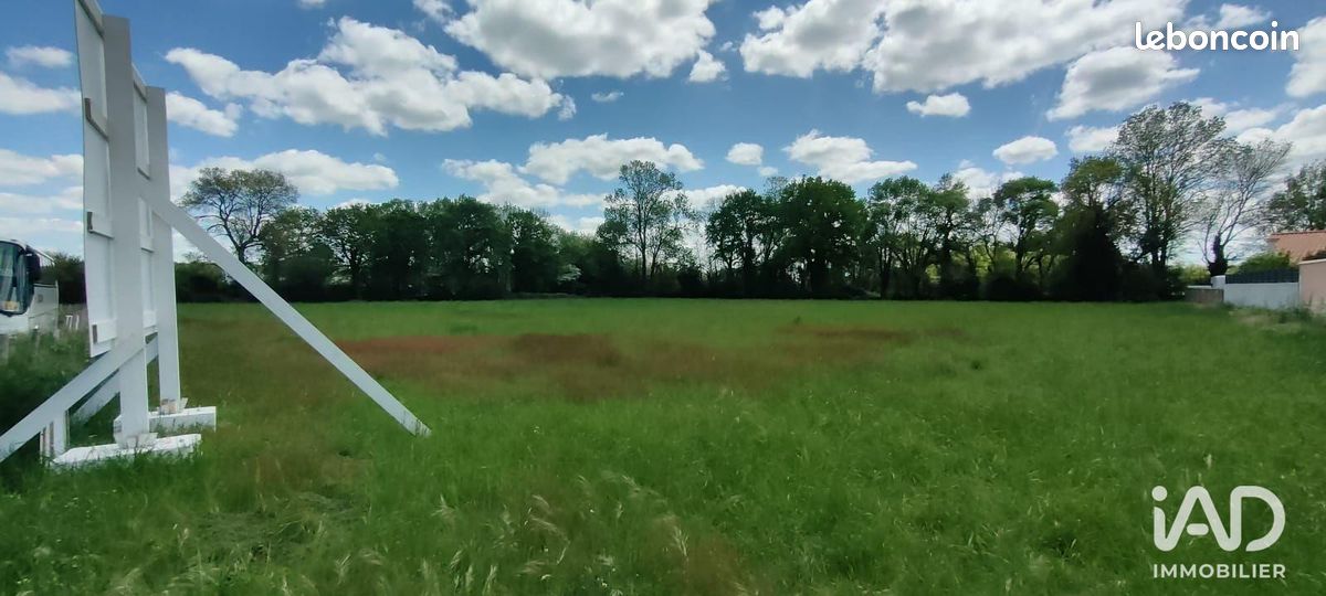 Terrain 367 m² · à Challans · 367 m² · 83 000 €