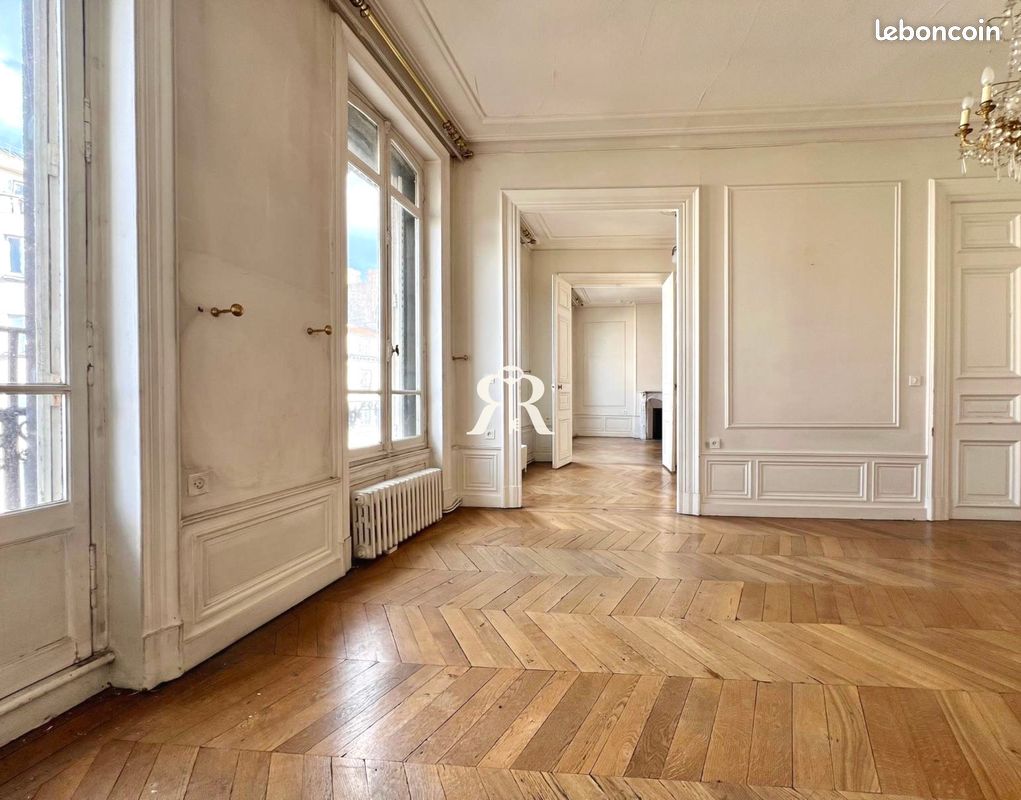 Appartement 6 pièces 201 m² · à Clermont-Ferrand · 201 m² · 296 400 €