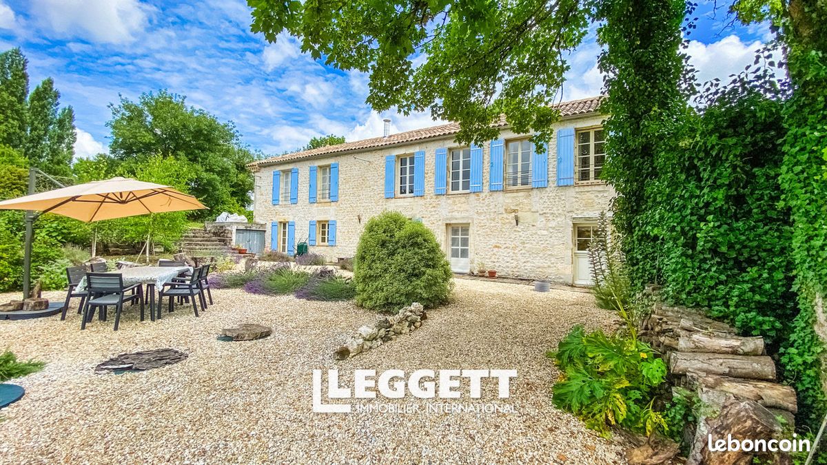 Maison 7 pièces 165 m² · à Saint-Georges-des-Agoûts · 165 m² · 329 990 €