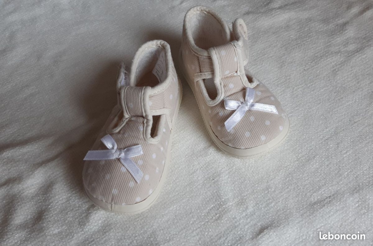 Chaussons fille pointure 19 (image 1)