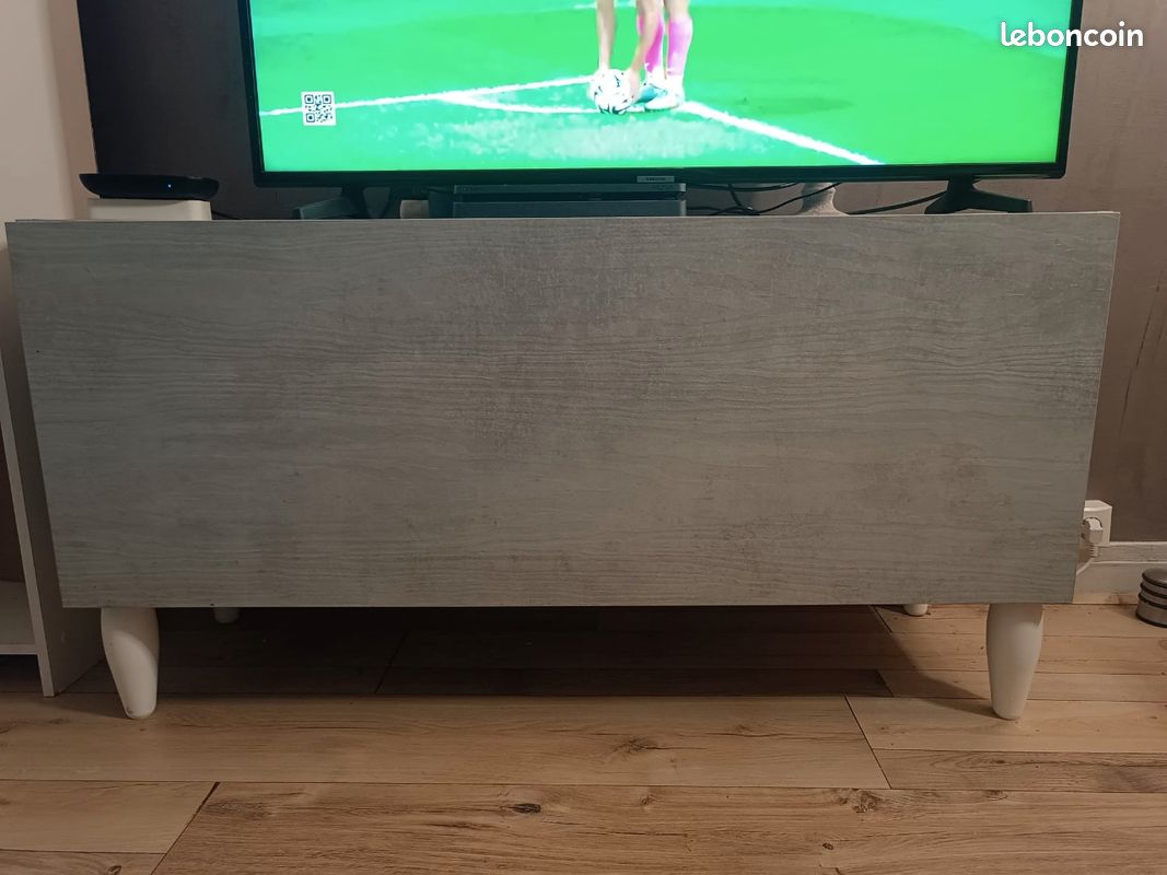 Meuble Tv à suspendre ou sur pieds (image 1)